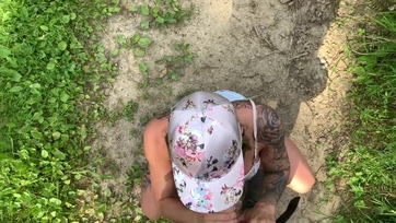 Flangálás közben bevadult a csajom, így hát ott a mezőn meg is kellett a nuniját basznom Thumb